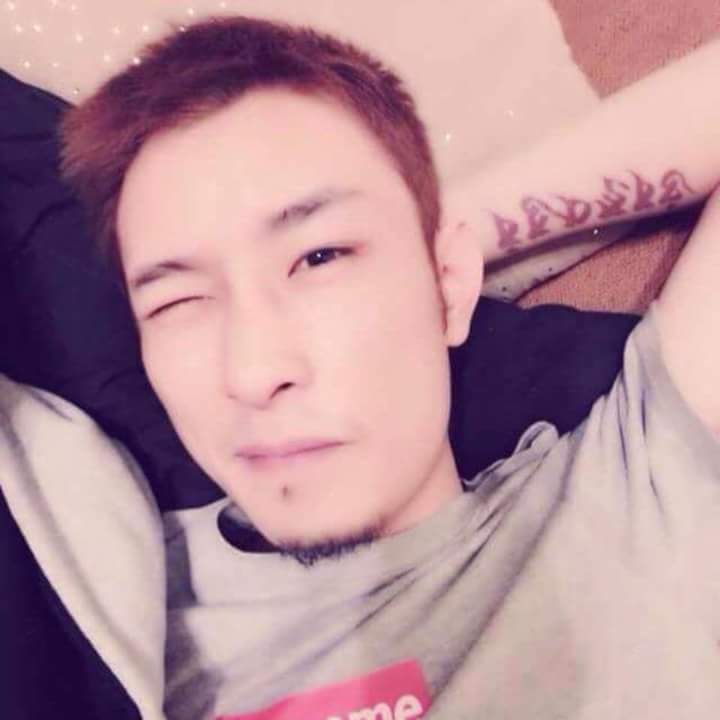 难得拥抱的第一张照片--许昌相亲服务中心