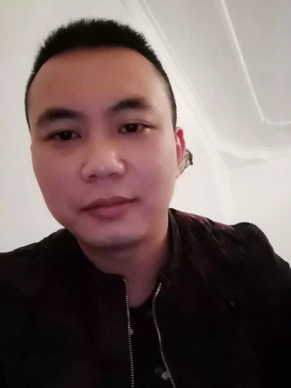 喜闻香气的第一张照片--许昌相亲服务中心