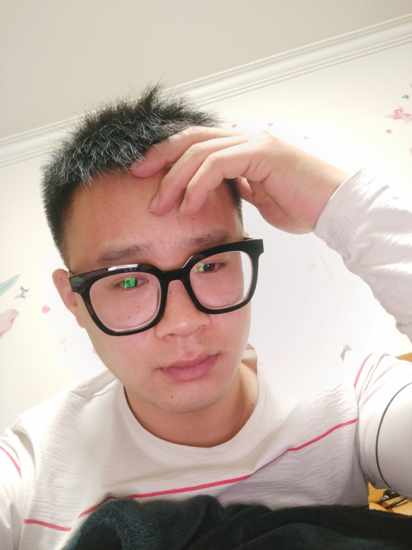 华灯初上的夜晚的第一张照片--许昌相亲服务中心