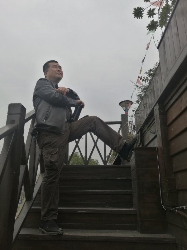 孤单背影的第一张照片--许昌相亲服务中心