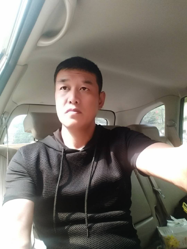 深爱的疯子的第一张照片--许昌相亲服务中心