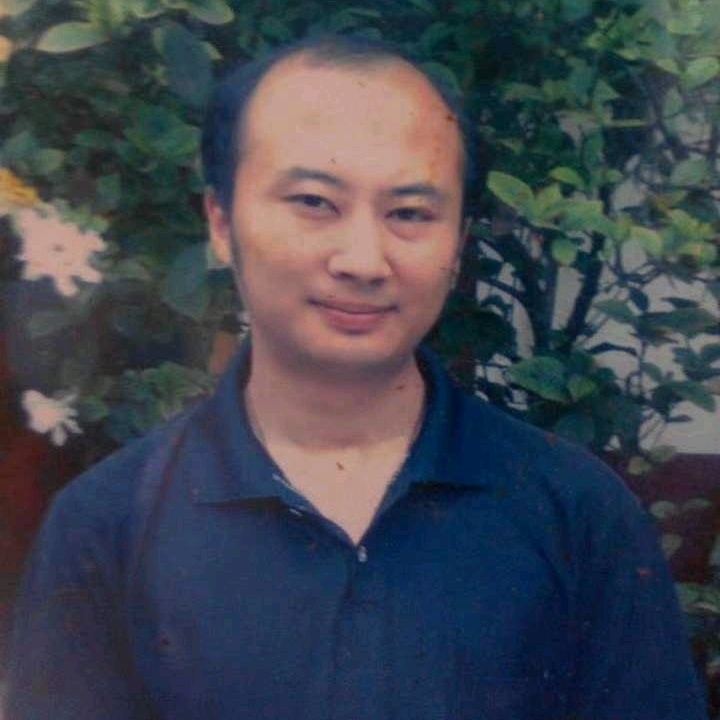 石峰里的生命的第一张照片--许昌相亲服务中心