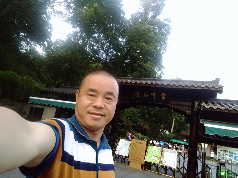 夏雨晨紫的第一张照片--许昌相亲服务中心