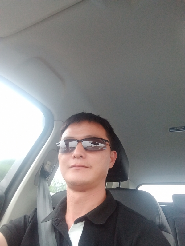 孤独的男人的第二张照片--许昌相亲服务中心