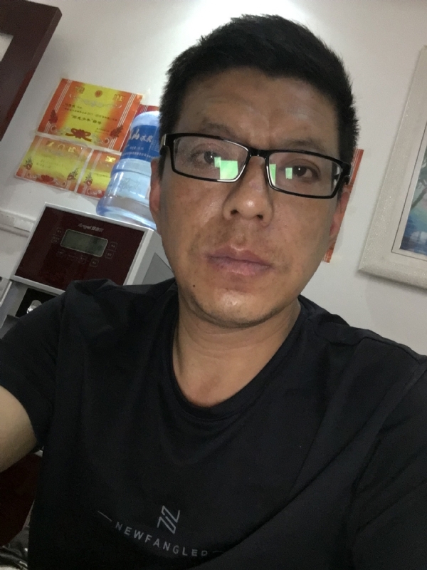 牵手的第三张照片--许昌相亲服务中心