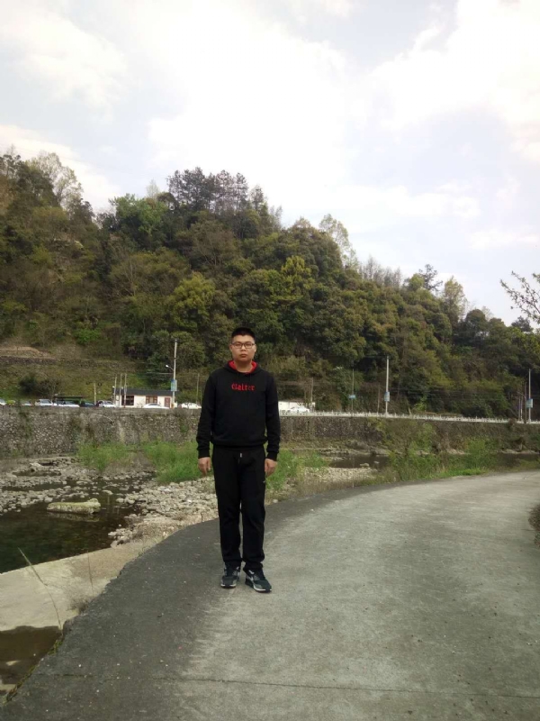 等着上钩的鱼的第二张照片--许昌相亲服务中心