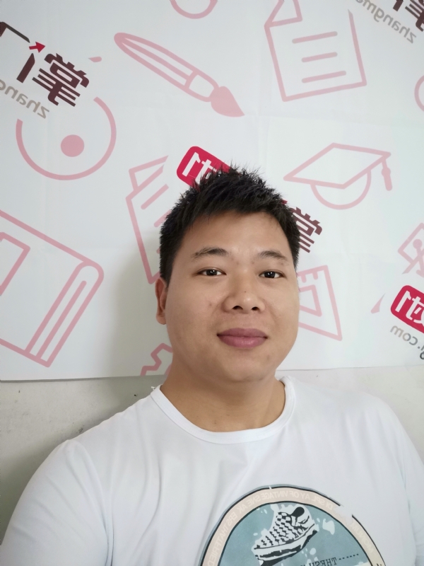 轻静地行走着的第一张照片--许昌相亲服务中心