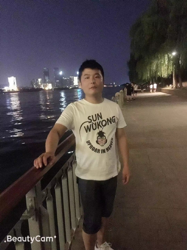 古月的第一张照片--许昌相亲服务中心