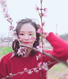小桌子的第一张照片--许昌相亲服务中心