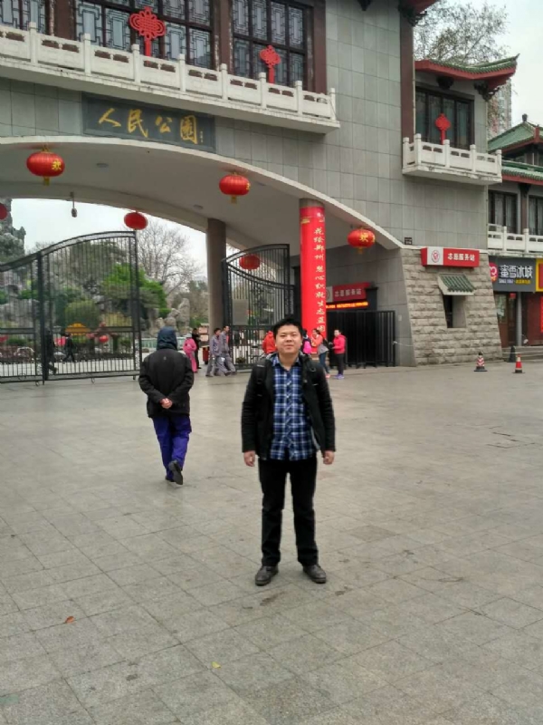 在奋斗的第一张照片--许昌相亲服务中心