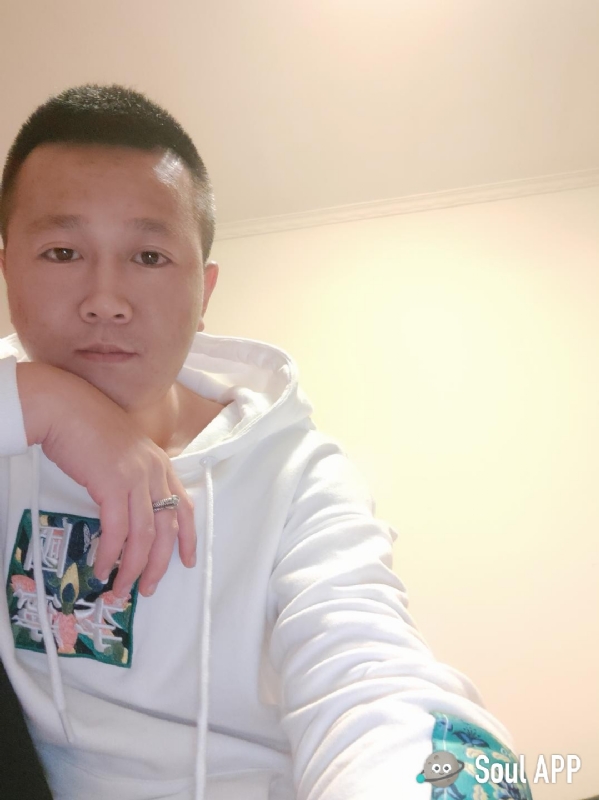Away的第一张照片--许昌相亲服务中心