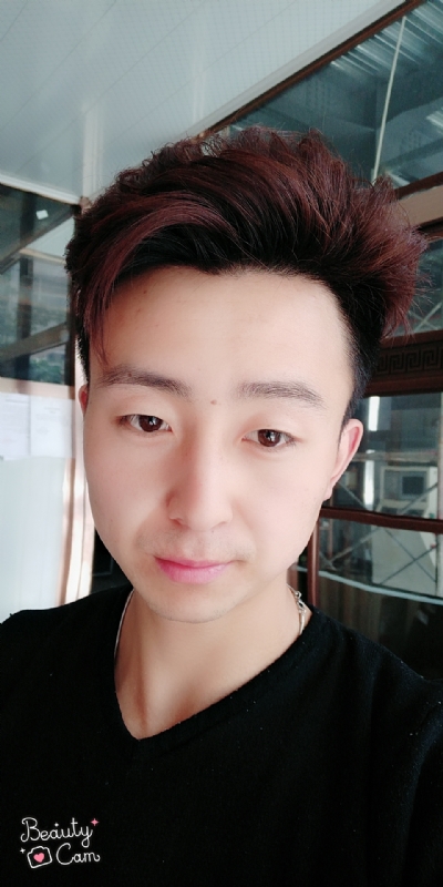拼命微笑的第三张照片--许昌相亲服务中心