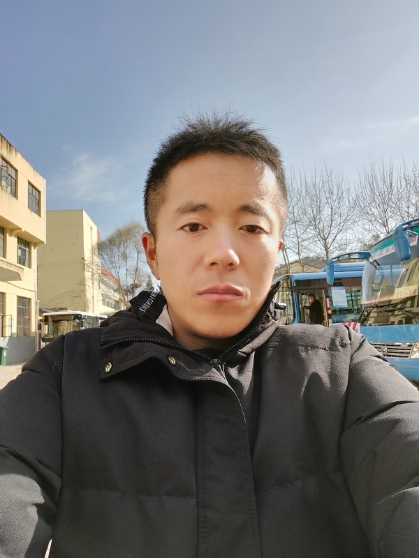 孤独的云的第一张照片--许昌相亲服务中心