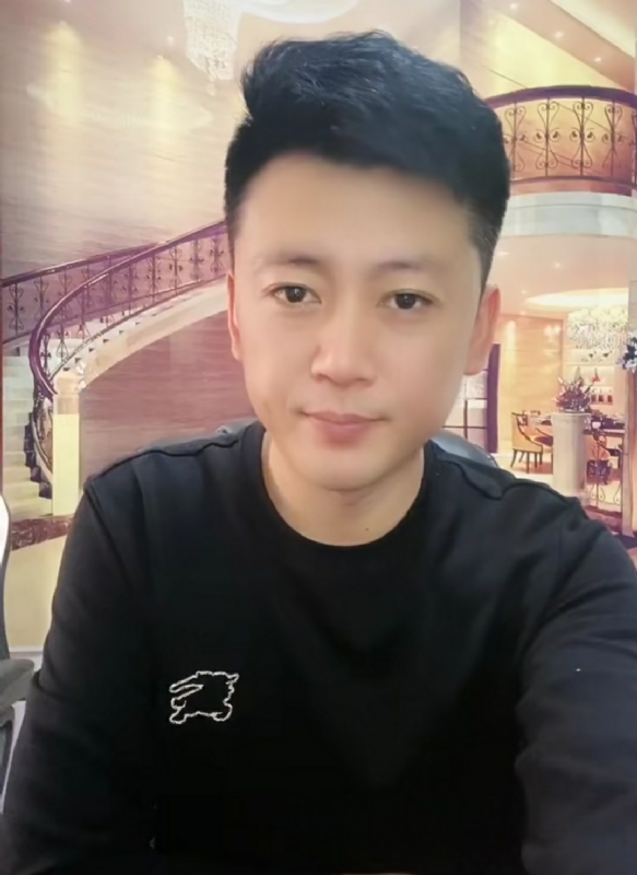 屋顶拾荒人的第三张照片--许昌相亲服务中心