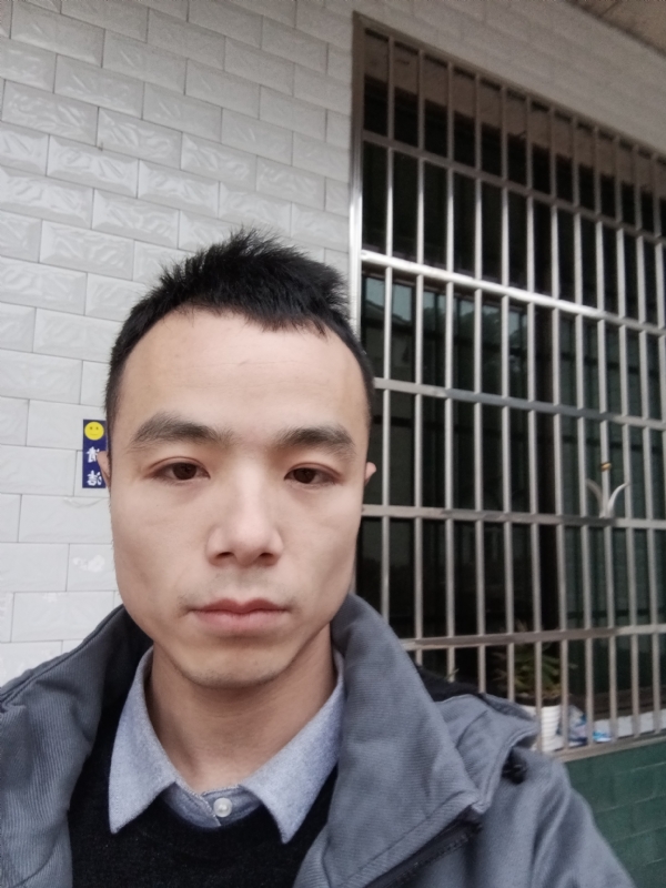 笑得那么开心的第一张照片--许昌相亲服务中心