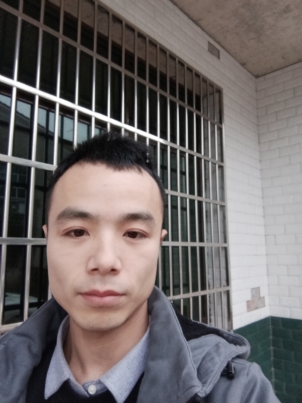 笑得那么开心的第三张照片--许昌相亲服务中心