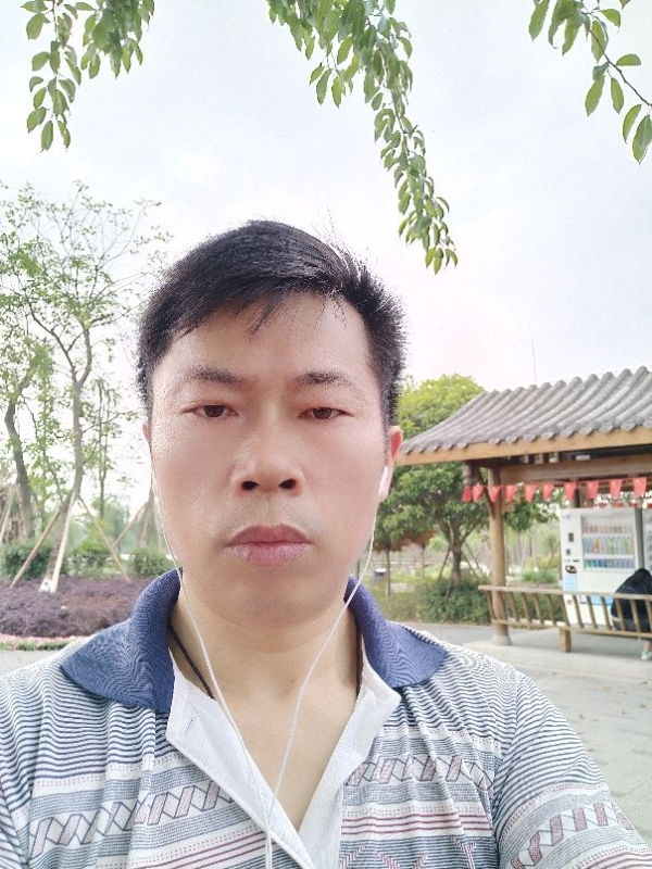 一个人的孤单的第一张照片--许昌相亲服务中心
