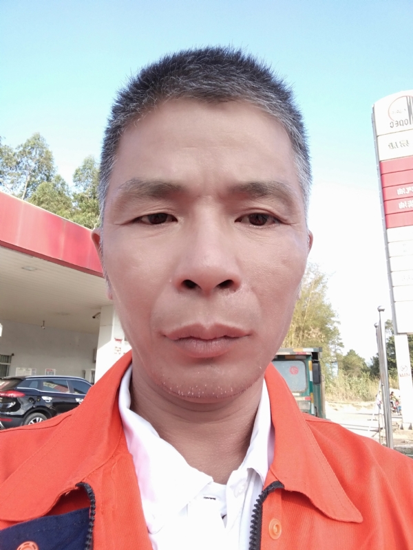 静候缘分的第一张照片--许昌相亲服务中心