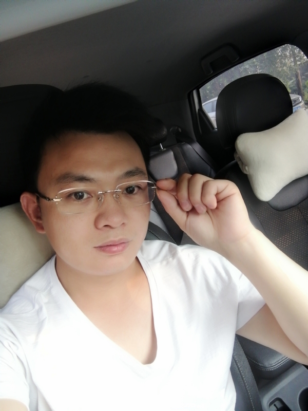 幸福的拥抱的第二张照片--许昌相亲服务中心