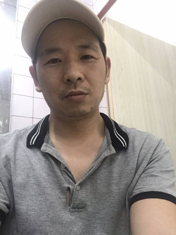 老何的第一张照片--许昌相亲服务中心