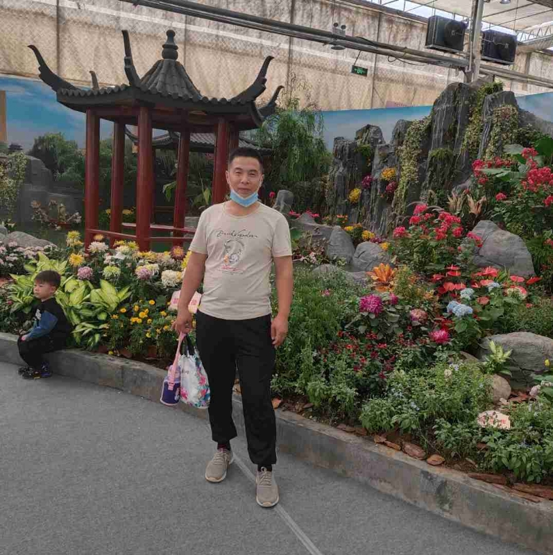 受伤的痴情男的第一张照片--许昌相亲服务中心