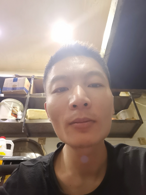 邹先生的第二张照片--许昌相亲服务中心