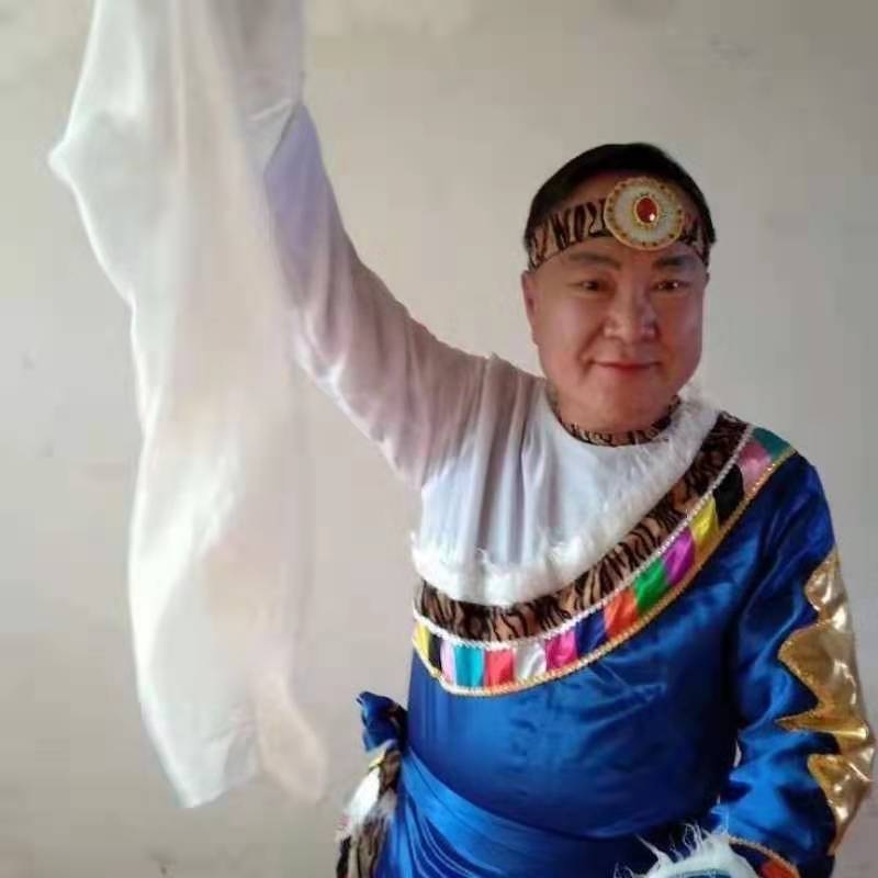 走在冷风中的第一张照片--许昌相亲服务中心