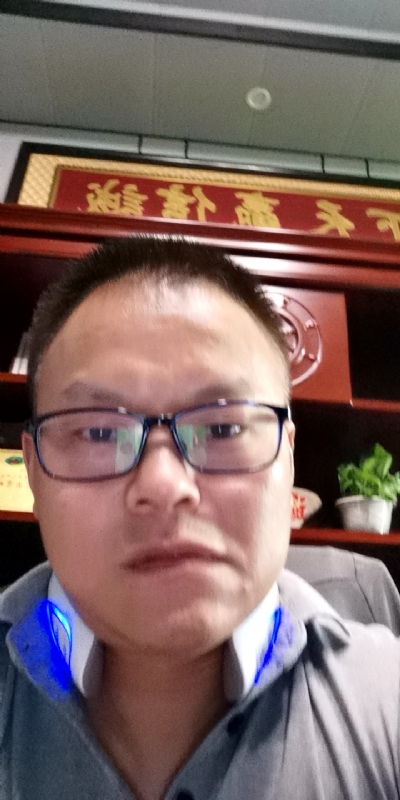 模具工匠的第一张照片--许昌相亲服务中心