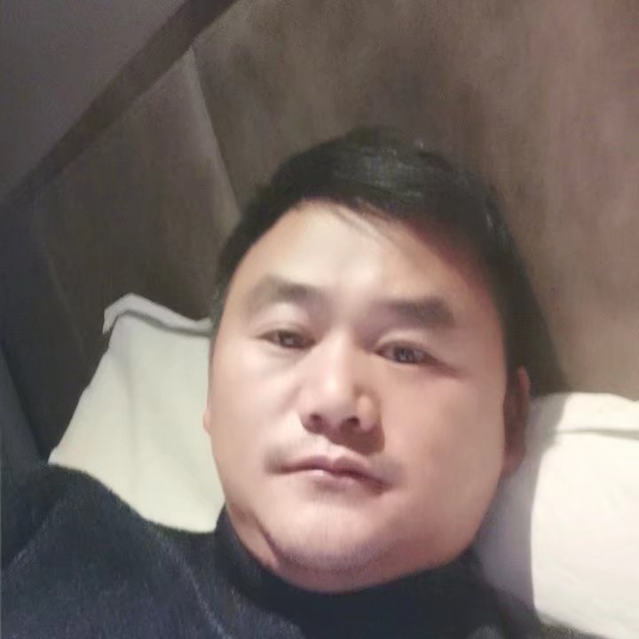 奔跑的第三张照片--许昌相亲服务中心
