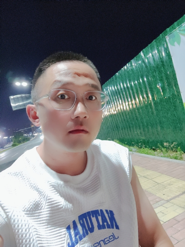 清风烈酒的第一张照片--许昌相亲服务中心