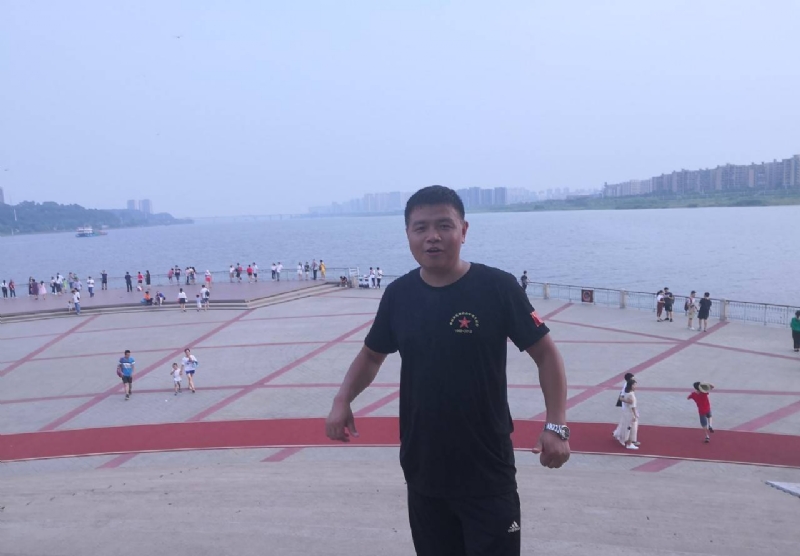 曾经心疼的我的第一张照片--许昌相亲服务中心