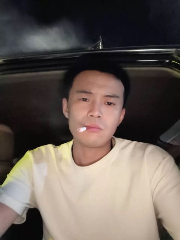 爱睡觉的土拨鼠的第一张照片--许昌相亲服务中心