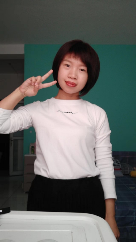 向日葵的第一张照片--许昌相亲服务中心