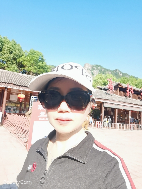 山百合的第一张照片--许昌相亲服务中心