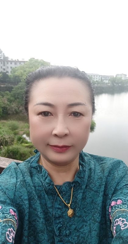 雨中情的第一张照片--许昌相亲服务中心