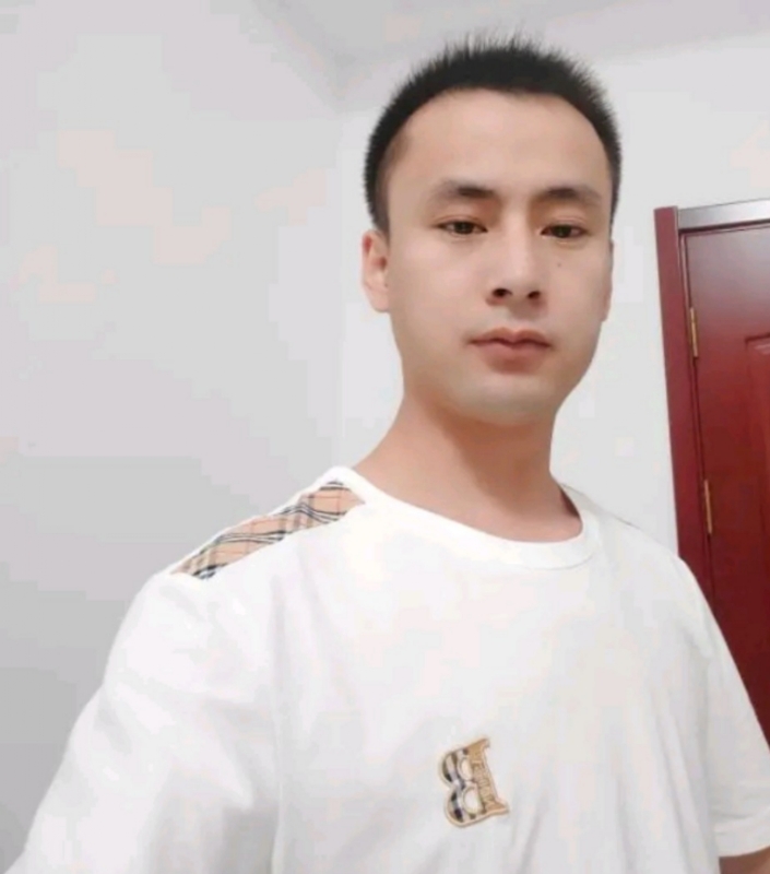 海阔天空的第一张照片--许昌相亲服务中心