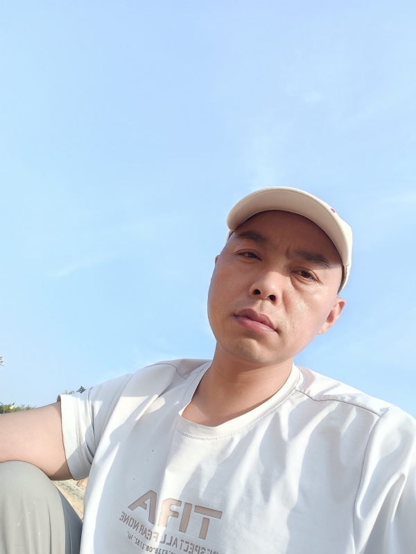 哥哥的第一张照片--许昌相亲服务中心