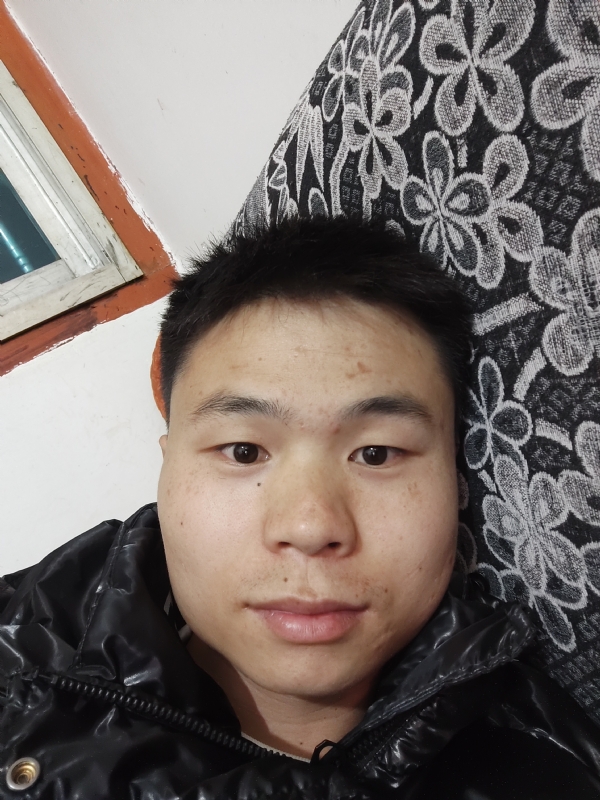 麒麟区幼儿园扛把子的第三张照片--许昌相亲服务中心
