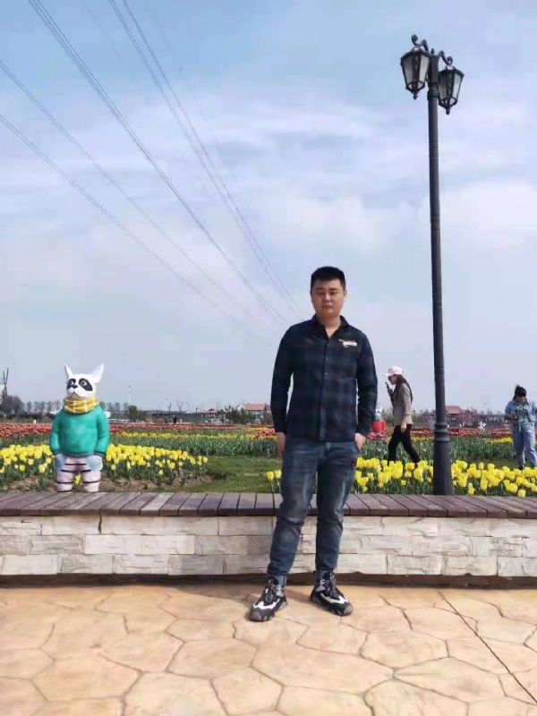 海阔天空的第一张照片--许昌相亲服务中心