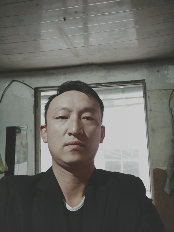 放弃爱你的第一张照片--许昌相亲服务中心