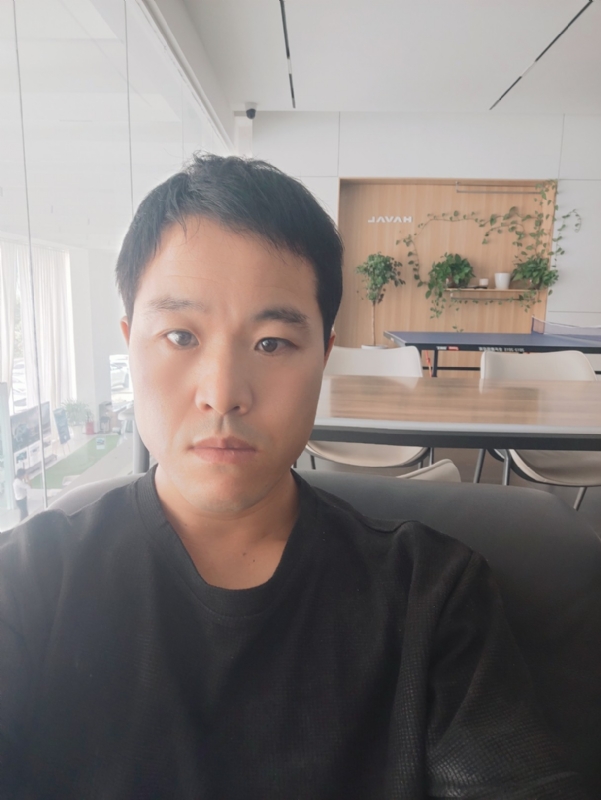 吊挂看风景的第一张照片--许昌相亲服务中心