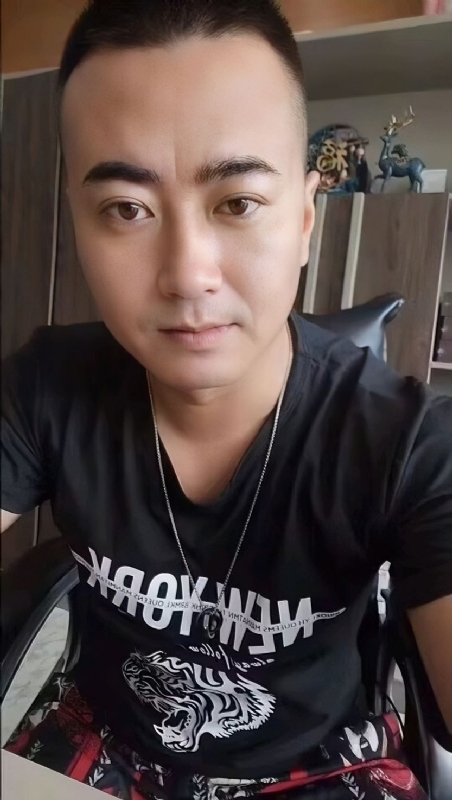 Luck耀的第一张照片--许昌相亲服务中心