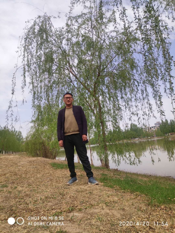 风中的烟头的第一张照片--许昌相亲服务中心