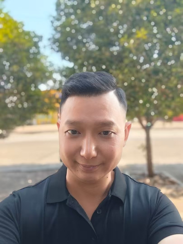 巷子里的猫的第一张照片--许昌相亲服务中心